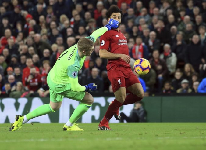 Video: Arsenal otočil derby s „kohútmi“, Liverpool udrel v závere a vyhrala aj Chelsea