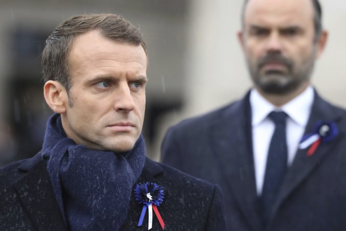 Francúzsky premiér Philippe chce upokojiť protestné hnutie, mal by oznámiť odklad zvyšovania daní
