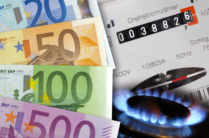 Slovenské domácnosti si za energie priplatia. O koľko eur sa zvýšia ceny elektriny, tepla a plynu?