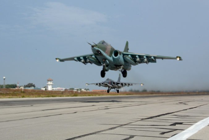 V Arménsku sa počas cvičenia zrútila stíhačka Su-25, piloti na palube nehodu neprežili