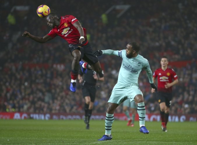 Video: Arsenal remizoval s ManUtd, v Premier League aj zakopnutie Chelsea a výhra FC Liverpool