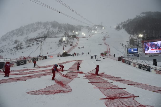Mužský slalom Svetového pohára vo Val d’Isére zrušili pre silný vietor, náhradný termín je otázny