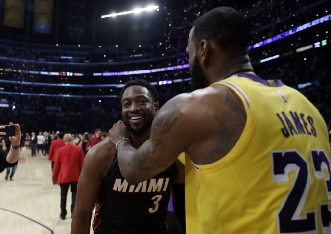 Video: Wade neuspel v súboji s LeBronom, obhajcovia titulu v NBA zdolali Minnesotu