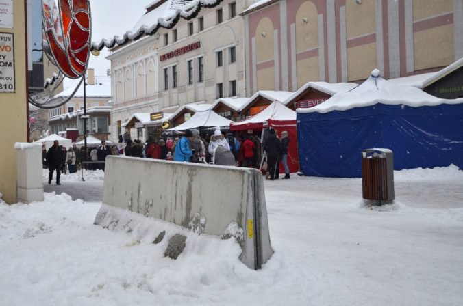 Slovensko v reakcii na útok v Štrasburgu sprísňuje bezpečnostné opatrenia na vianočných trhoc