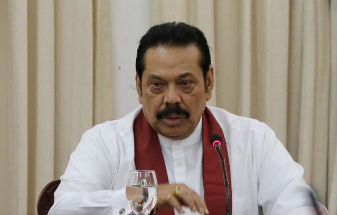 Rádžapaksa rezignuje na funkciu premiéra Srí Lanky, chce ukončiť politickú krízu v krajine