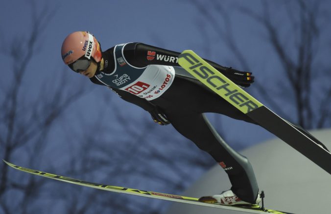 Skoky na lyžiach v Engelbergu po prvý raz ovládol Geiger, Kobajaši neskončil ani v Top 3