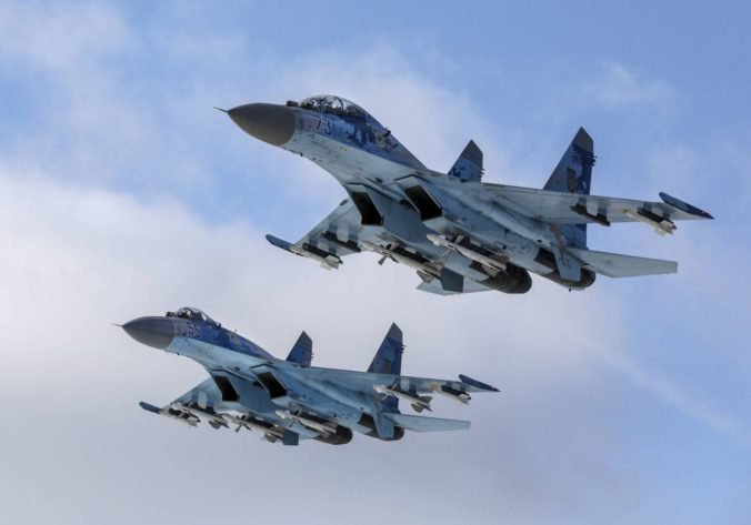 Rusko presunulo na Krym bojové stíhačky, podľa Lavrova chystá Ukrajina „provokáciu“