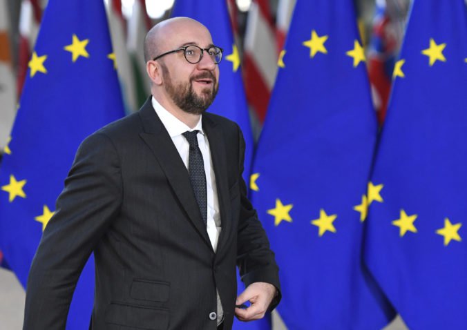 Belgický premiér odstúpil zo svojho postu, vládu položili nezhody okolo migračného paktu