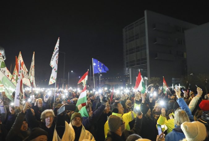 Video: Maďarská opozícia bude pokračovať s protestami, nesúhlasí so zmenami v zákonníku práce