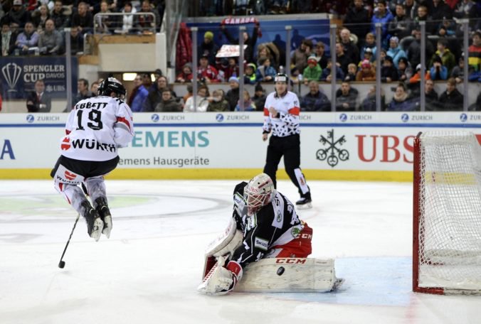 Brankár Rybár sa stal v AHL aj napriek prehre hviezdou zápasu a prevýšil skúsenejšieho Säteriho