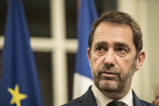 Toto sa musí skončiť, reagoval francúzsky minister vnútra na počet obetí protestov „žltých viest“