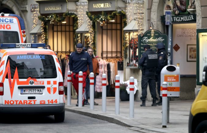 V reštaurácii v centre Viedne sa strieľalo, páchateľa hľadá aj policajný vrtuľník