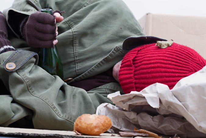 Nocľaháreň vo Veľkom Krtíši pomáha ľuďom bez domova, môžu si v nej ohriať jedlo aj oprať odev