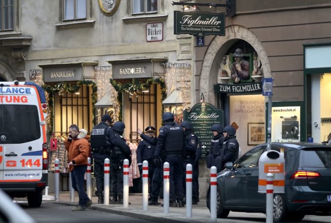 V súvislosti so streľbou vo viedenskej reštaurácii zadržali dvoch ľudí