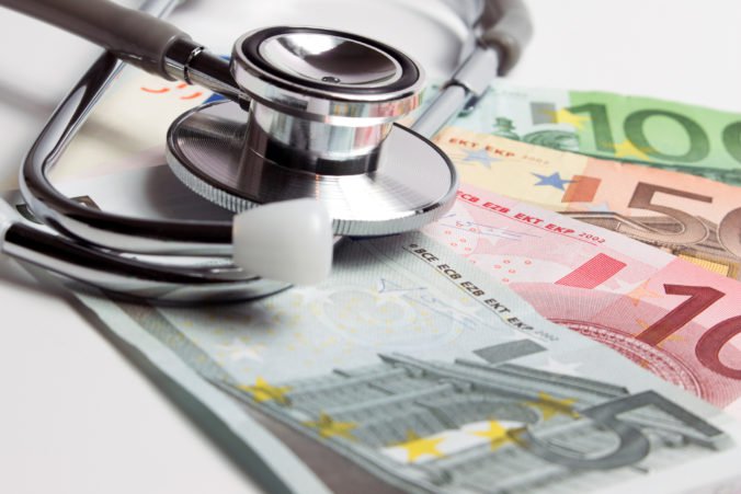 Dodávatelia zdravotníckych pomôcok evidujú viac ako 103 miliónov eur nezaplatených pohľadávok