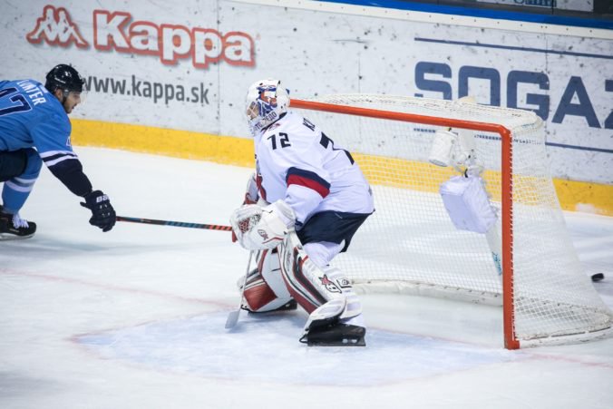 HC Slovan Bratislava po trinástich prehrách konečne zvíťazil, otočil zápas zo stavu 1:3