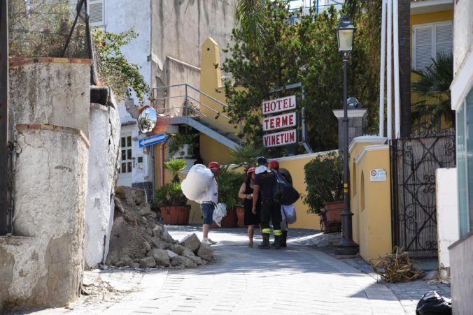 Video: Sicíliu zasiahlo zemetrasenie, medzi ľuďmi vyvolalo paniku