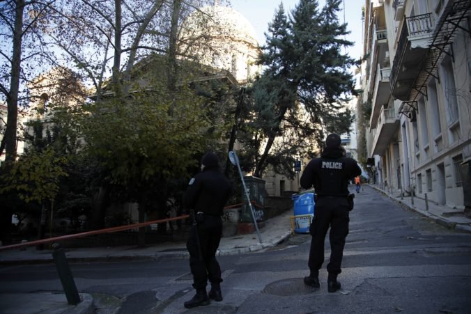 Video: Pred kostolom v centre Atén vybuchol balíček, zranených previezli do nemocnice