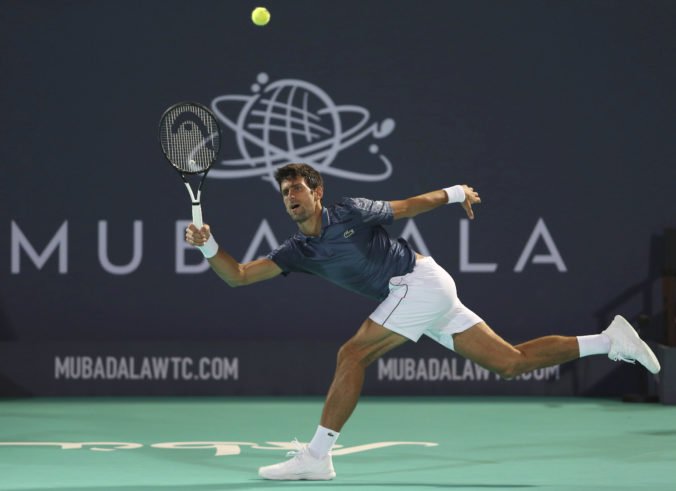 Novak Djokovič vyhral exhibičný turnaj v Abú Zabí, Anderson vo finále získal jeden set