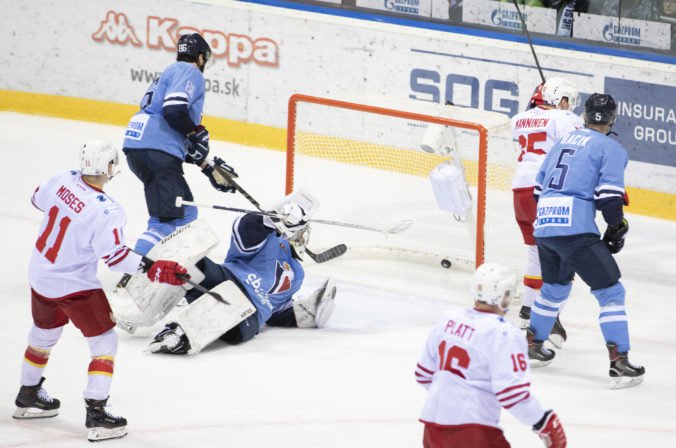 HC Slovan Bratislava po dvoch výhrach opäť neuspel, „žolíkom“ strelil iba gól