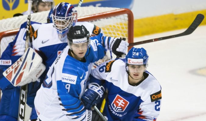 MS v hokeji do 20 rokov: Slovensko neuspelo proti Fínsku, brankára Luukkonena prekonal len Roman