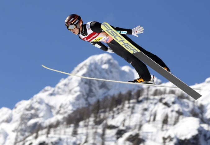 Skoky na lyžiach v Oberstdorfe ovládol Kobajaši, Japonsku vybojoval triumf po osemnástich rokoch