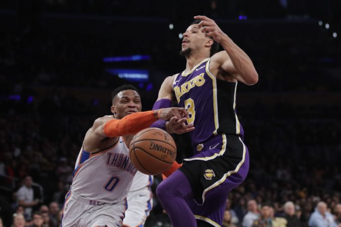 Video: Lakers bez LeBrona podľahli Oklahome, Westbrook sa blysol 115. triple double v kariére