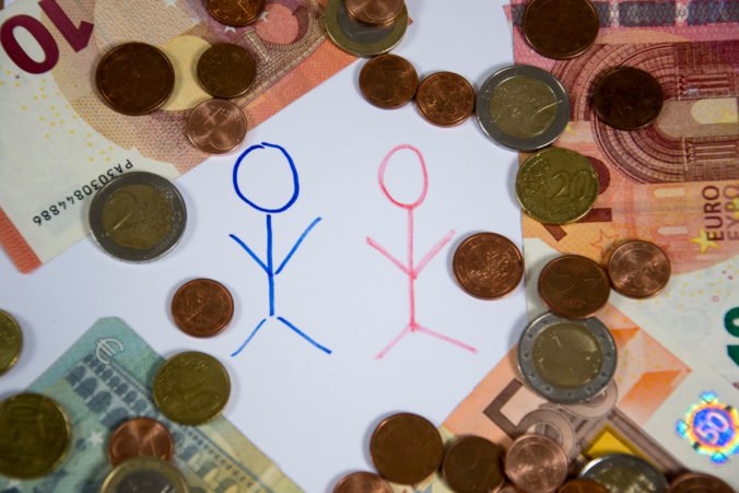 Slováci považujú euro za pozitívnu vec, väčšina by zrušila jedno a dvojcentovky