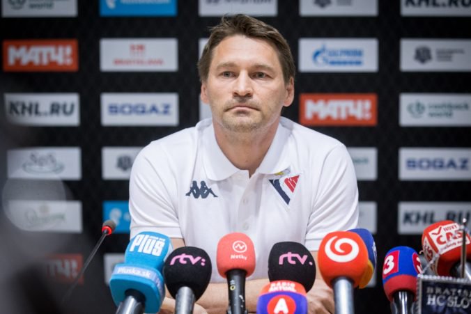 Tréner Orzságh uviedol, ktorí ďalší hráči opustia Slovan v závere základnej časti KHL