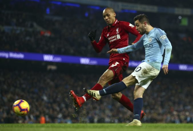 Video: ManCity triumfom nad FC Liverpool zamotal boj o titul, Guardiola označil Silvu za „motorovú myš“