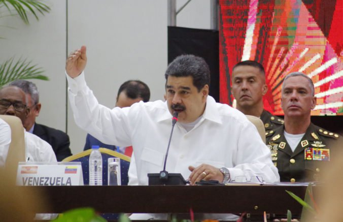 Juhoamerickí diplomati vyzvali venezuelského prezidenta Madura, aby sa vzdal moci