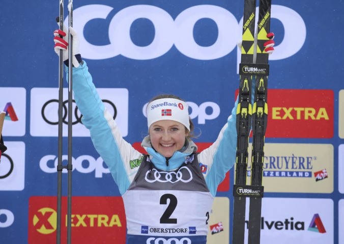 Östbergová sa vzdialila od vedúcej skupiny a suverénne ovládla šiestu etapu Tour de Ski