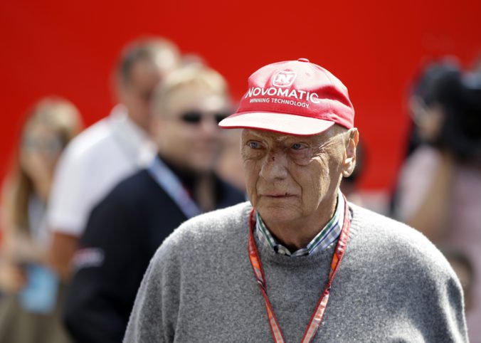 Bývalého pretekára F1 Nikiho Laudu opäť hospitalizovali, vo viedenskej nemocnici leží s chrípkou