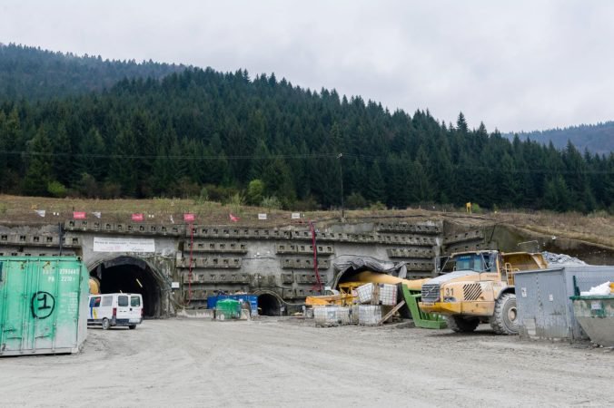 Pellegriniho vláda tunel Višňové nedokončí, podľa OĽaNO stavba mešká viac ako rok
