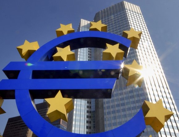 Euro Slovensku pomohlo, ale podľa Európskej centrálnej banky musí pokračovať v reformách