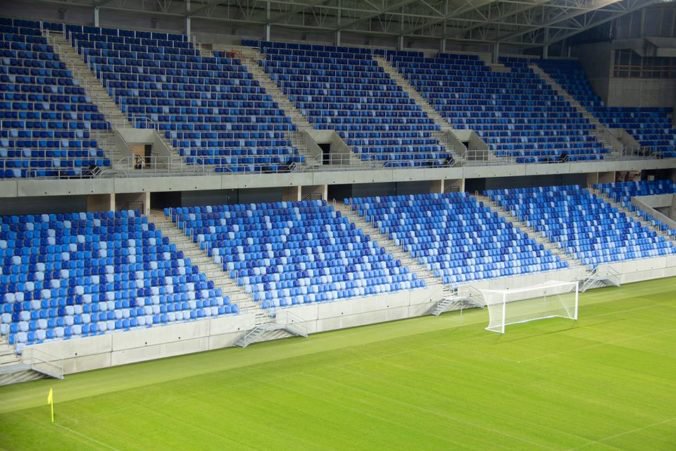 Prvý súťažný zápas na novom Tehelnom poli medzi Slovanom a Trnavou preložili na nedeľu