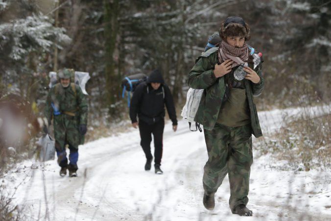 Na hore Plješivica našli skupinu podchladených migrantov, bolo medzi nimi aj šesť detí