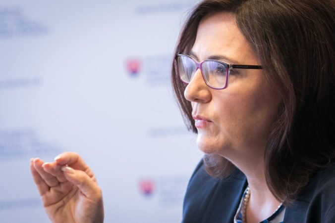 Zastrašujú a demotivujú odborníkov, reaguje ministerka Lubyová na kritiku hnutia OĽaNO