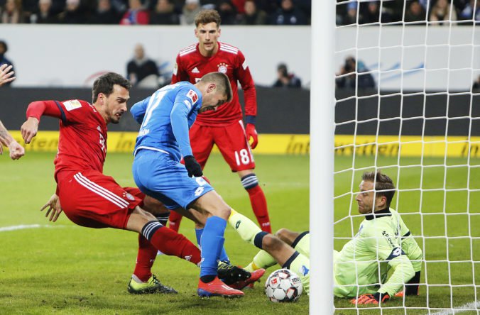 Video: Bayern Mníchov zdolal Hoffenheim v I. bundeslige, mužom stretnutia bol Goretzka