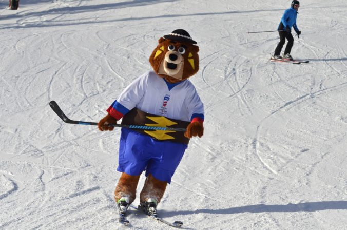 Foto: Na Štrbskom Plese pokrstili Macejka, maskota MS v hokeji 2019