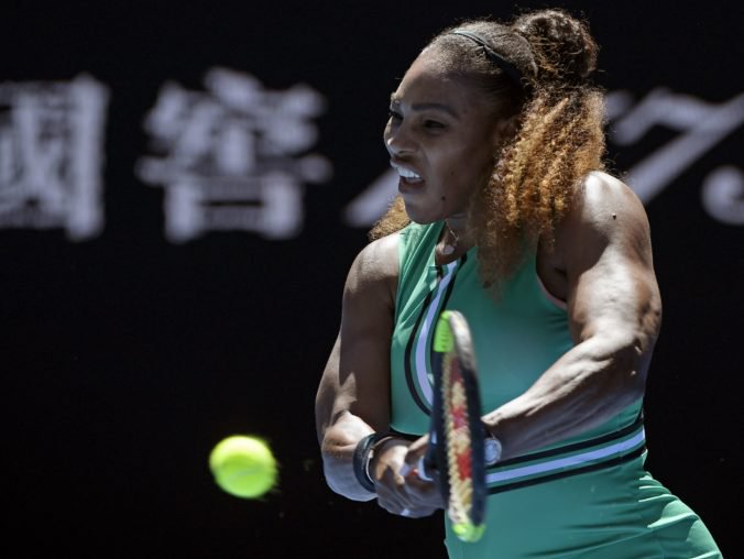 Video: Serena Williamsová dovolila Jastremskej len deväť gemov a postúpila v Australian Open
