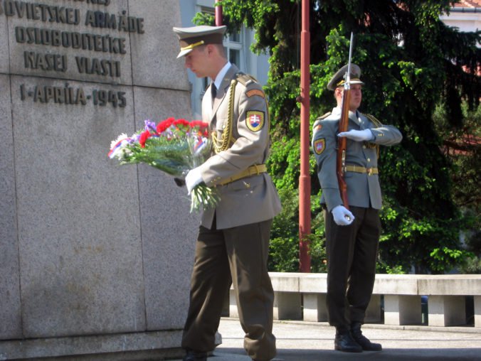 Pamätník osloboditeľov v Trnave zostane na svojom pôvodnom mieste, proti presunu vznikla petícia