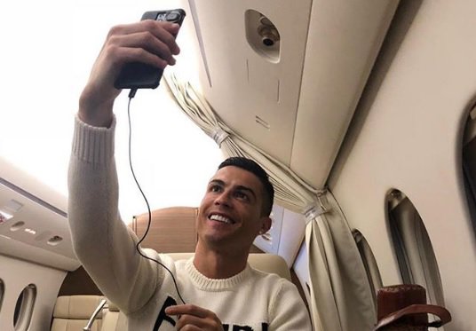 Cristiano Ronaldo je pod paľbou kritiky za fotografiu na Instagrame