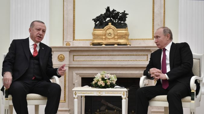 Do Moskvy pricestoval turecký prezident Erdogan, čakajú ho rokovania s Putinom
