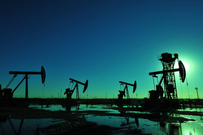 Ľahká americká ropa si odpísala 2,3 percenta a zlacnel aj vykurovací olej