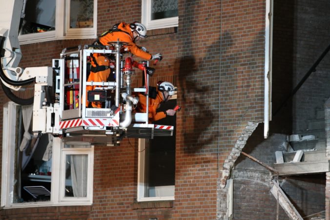 Video: V Haagu sa zrútil trojpodlažný dom, príčinou bol zrejme výbuch plynu