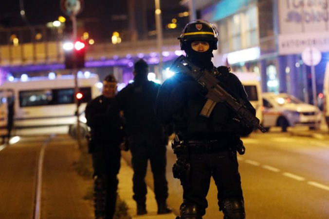 Francúzska polícia zatkla piatich podozrivých v súvislosti s teroristickým útokom v Štrasburgu