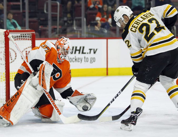 Peter Cehlárik sa vracia do NHL, vedenie „medveďov“ ho povolalo do prvého tímu