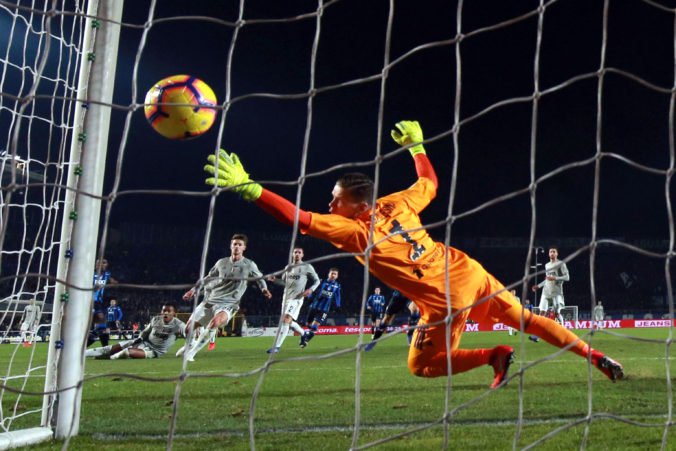 Video: Juventus prekvapivo vypadol z Coppa Italia, AS Rím inkasoval od AC Fiorentina sedem gólov