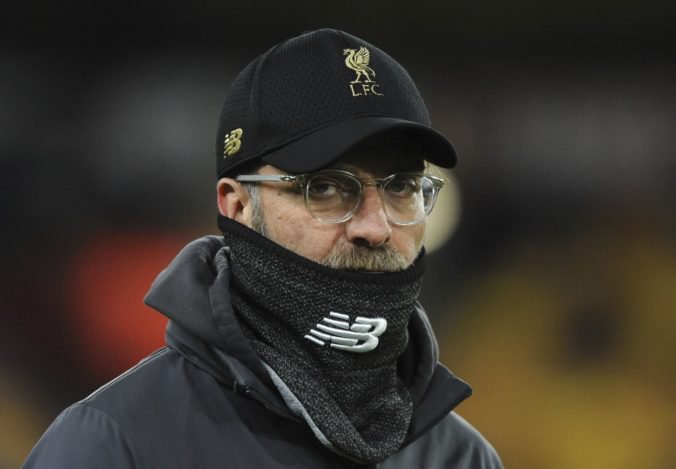 Video: Klopp sa po zaváhaní FC Liverpool sťažoval na sneh, fanúšikovia skandovali meno Benítez